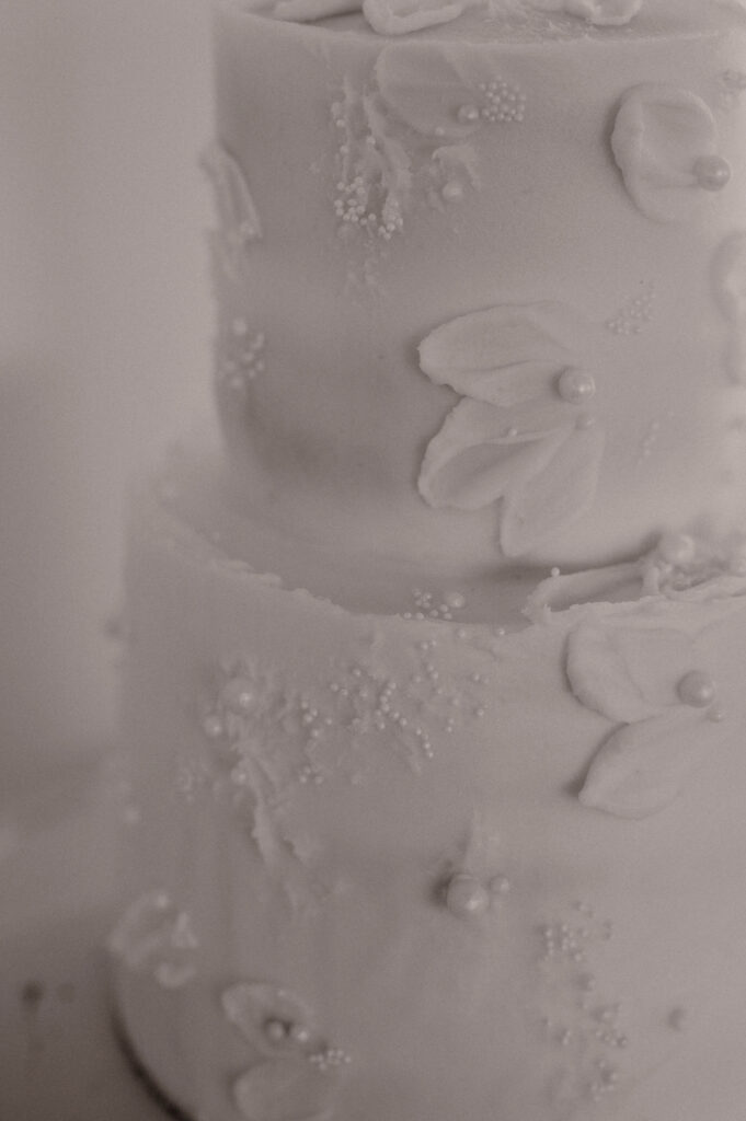frosting detail wedding cake